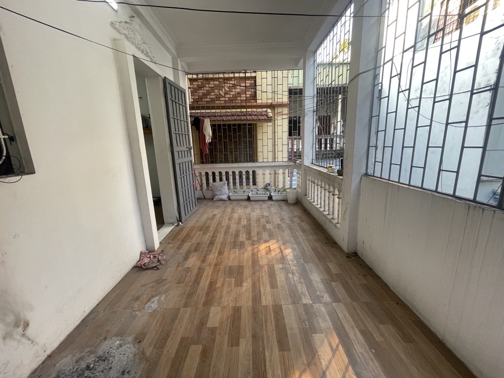 Bán Nhà Nguyễn Khoái vị trí đẹp , ô tô đỗ ngay nhà