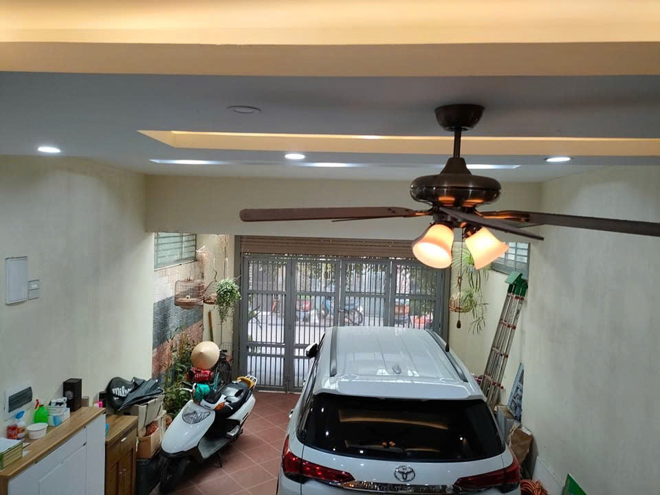 Bán nhà Âu Cơ -  Tây Hồ 30 m2 5 tầng MT 4 m gần phố ngõ thông còn mới về ở ngay