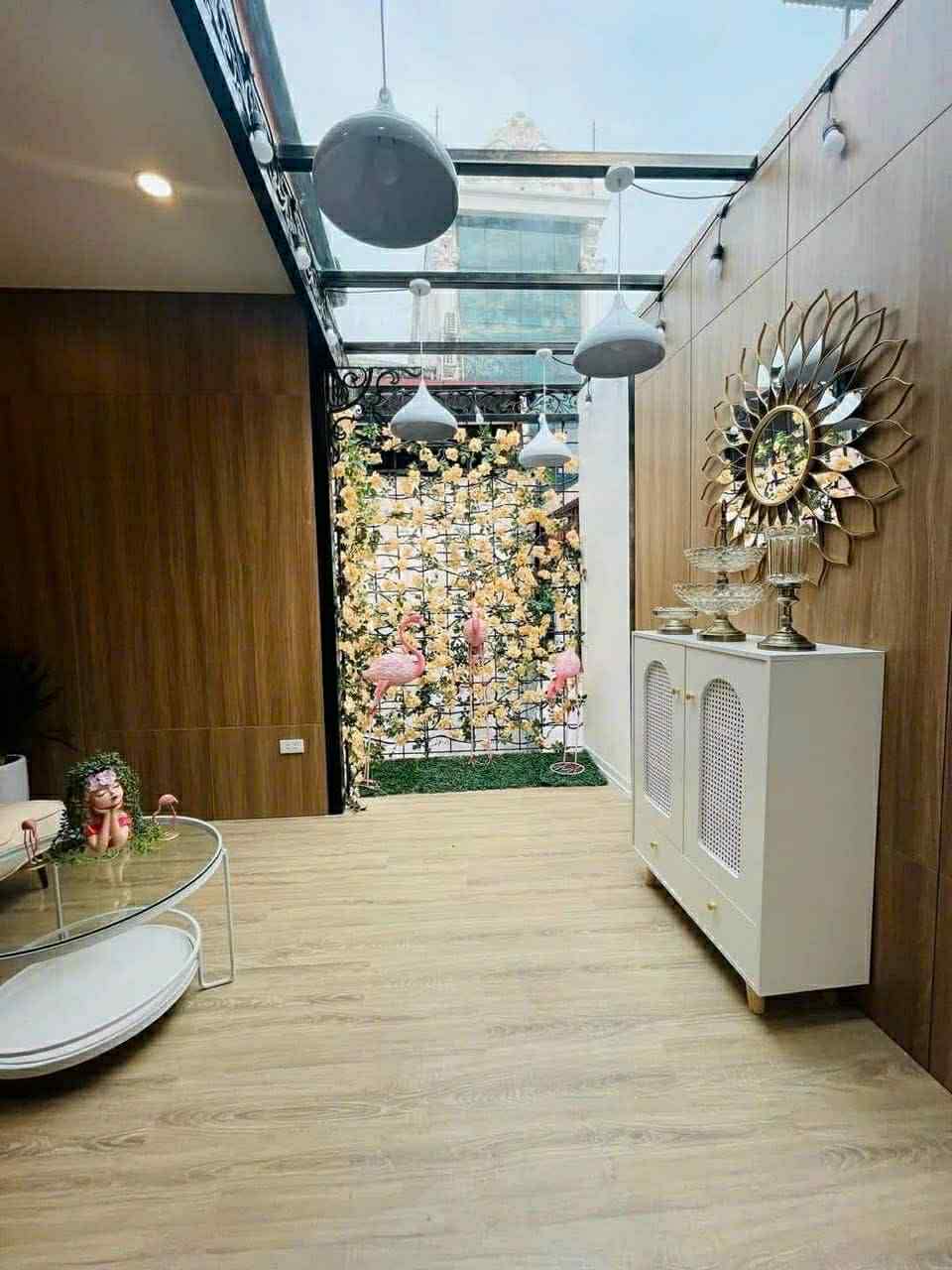 NHÀ 5 TẦNG THÁI THỊNH, ĐỐNG ĐA, ĐI BỘ 5 PHÚT RA RẠP CHIẾU PHIM QUỐC GIA