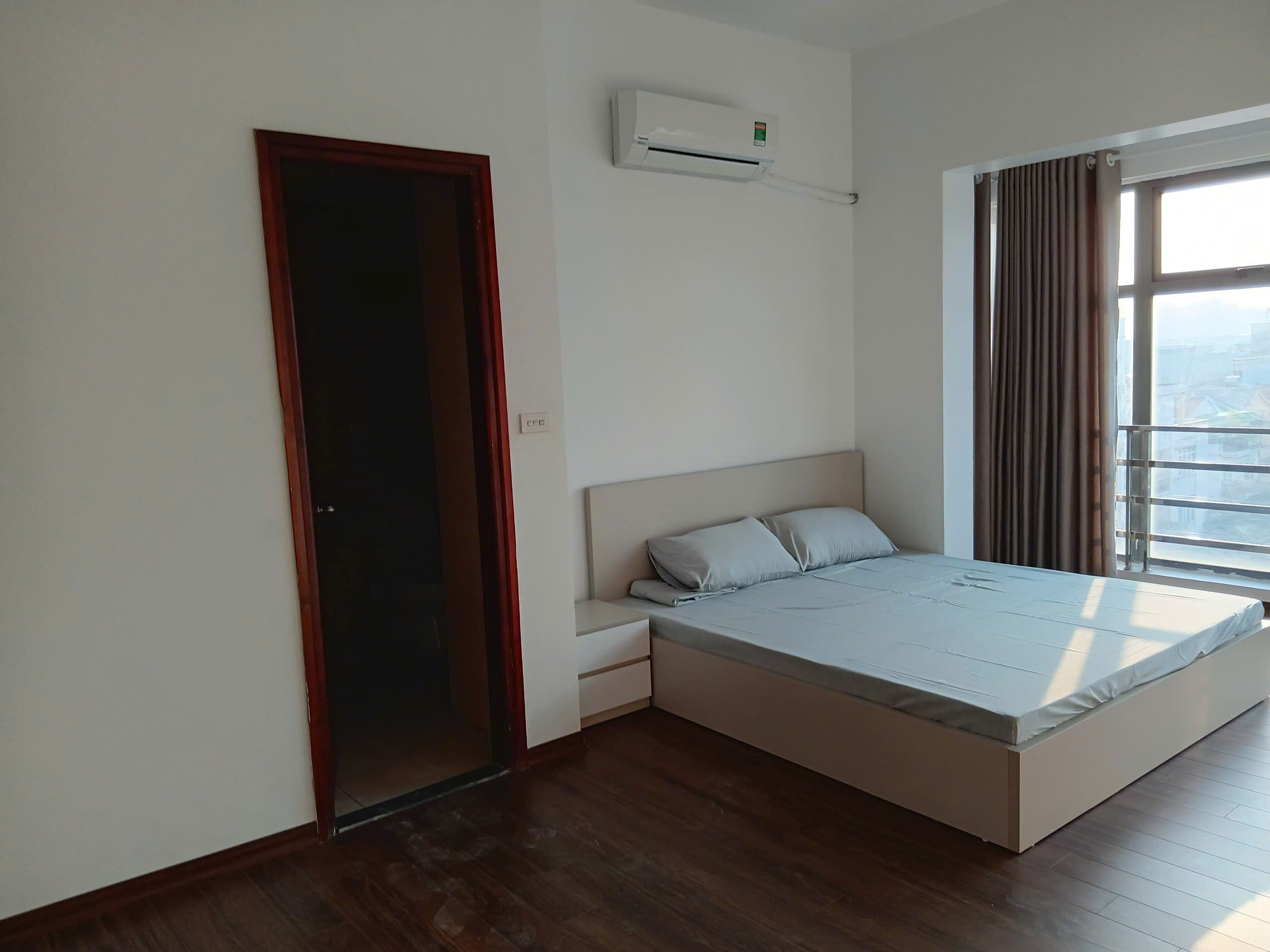 Chủ nhà cần bán căn Hộ chung cư,tòa -CT5C . tại KĐT Văn Khê Hà Đông. DT 166m2. 8.6 tỷ