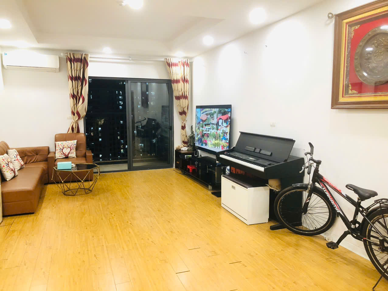 bán căn Hộ chung cư,tòa GOLDSILK . tại vạn phúc Hà Đông. DT 94m2