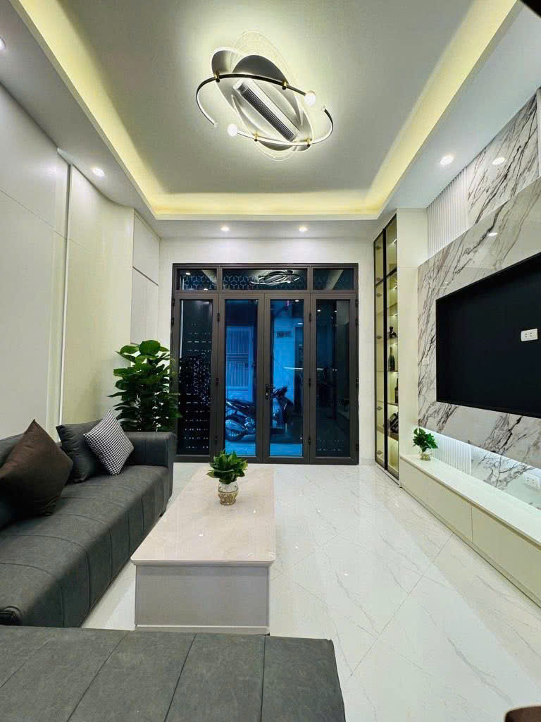 Bán nhà cực hiếm Thuỵ Phương - DT 34m² x 5 tầng - Xây mới ở luôn - chỉ hơn 5 tỷ.