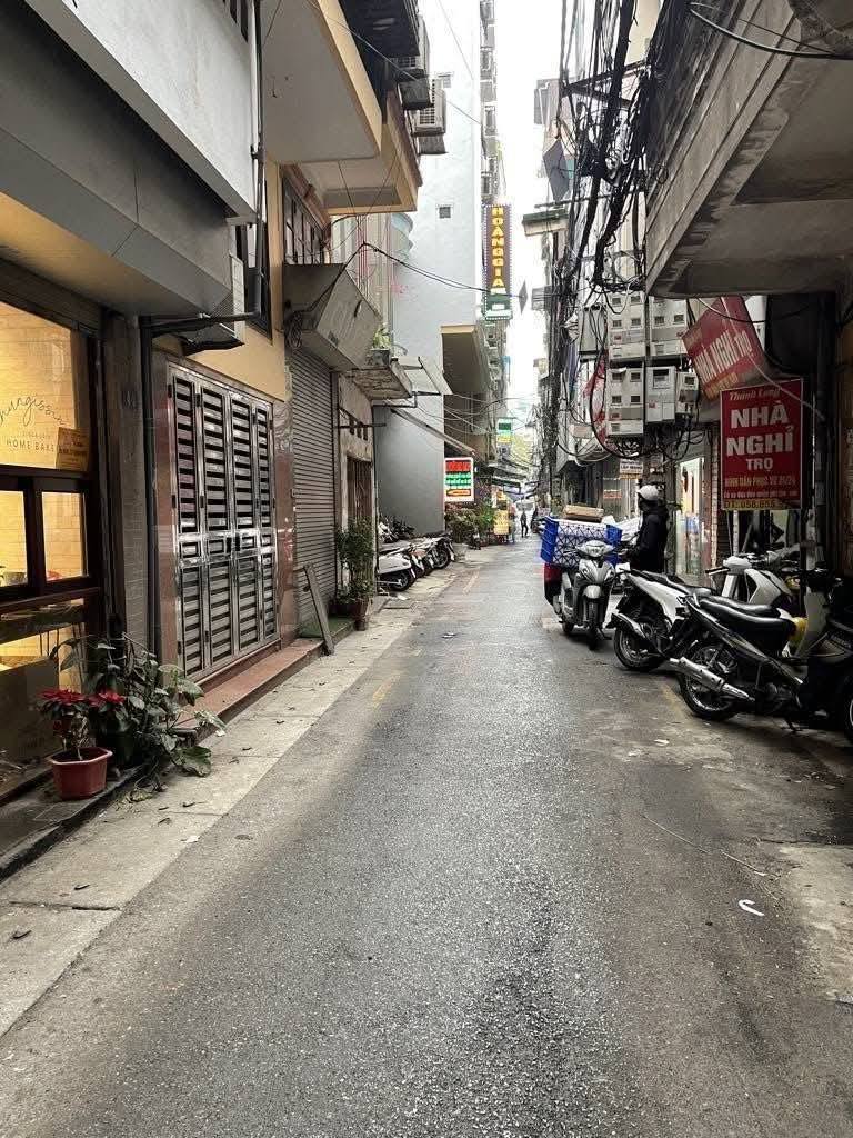 Bán nhà Cổ Nhuế, DT 41m² x 4 tầng, ô tô đỗ cửa, 2 thoáng, gần phố, nhỉnh 7 tỷ.