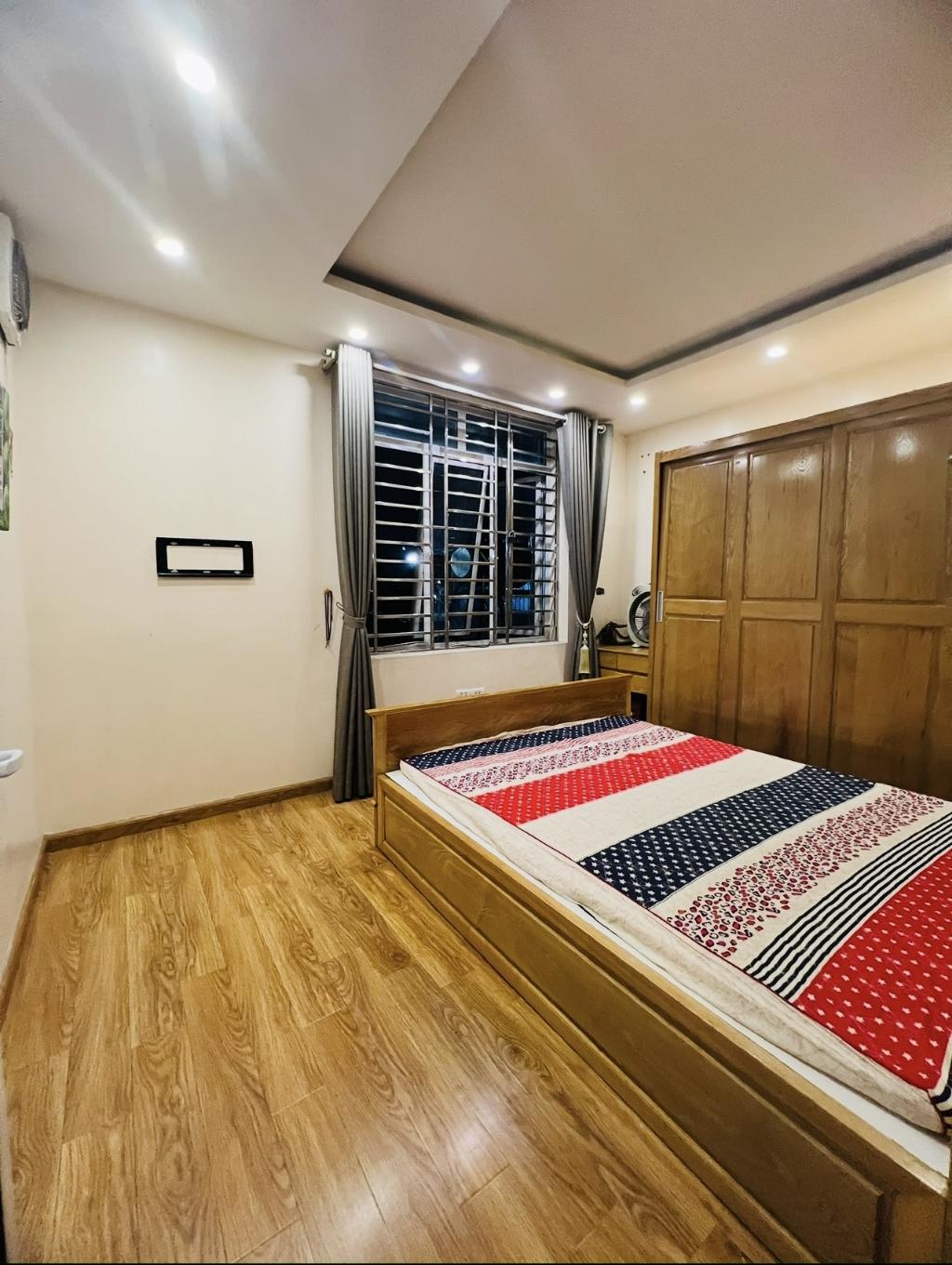 Hồng Hà - ngõ ô tô – KINH DOANH