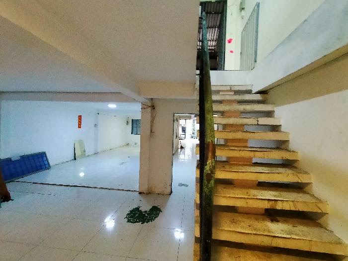 HẼM XE TẢI-Ô TÔ NGỦ TRONG NHÀ-GIÁP QUẬN 6-TÂN PHÚ-QUẬN 11