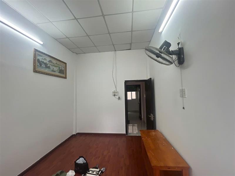 NHÀ BÁN GẤP NHÀ BÈ , HXH , GẦN MẶT TIỀN , SỔ ĐẦY ĐỦ , KDC ĐÔNG ĐÚC