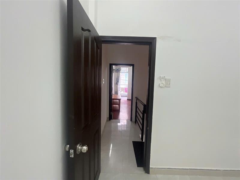 NHÀ BÁN GẤP NHÀ BÈ , HXH , GẦN MẶT TIỀN , SỔ ĐẦY ĐỦ , KDC ĐÔNG ĐÚC