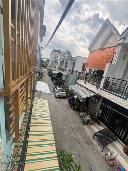 NHÀ BÁN GẤP NHÀ BÈ , HXH , GẦN MẶT TIỀN , SỔ ĐẦY ĐỦ , KDC ĐÔNG ĐÚC