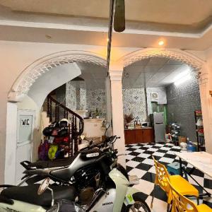 BÁN NHÀ TRẦN QUÝ CÁP, VĂN MIẾU, CÁCH MẶT PHỐ 20M, DÒNG TIỀN 40TR/THÁNG