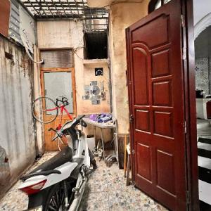 BÁN NHÀ TRẦN QUÝ CÁP, VĂN MIẾU, CÁCH MẶT PHỐ 20M, DÒNG TIỀN 40TR/THÁNG