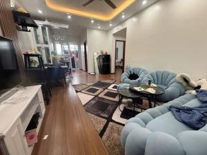 CHỊ GÁI CHỊ GÁI - EM CÓ CĂN CHUNG CƯ BEMES CẦU BƯƠU RỘNG RÃI ĐẸP LẮM