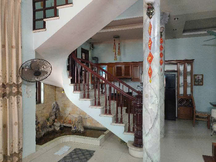 SIÊU PHẨM - 3 tẦNG -GẦN TRƯỜNG TIỂU HỌC THÚY LĨNH