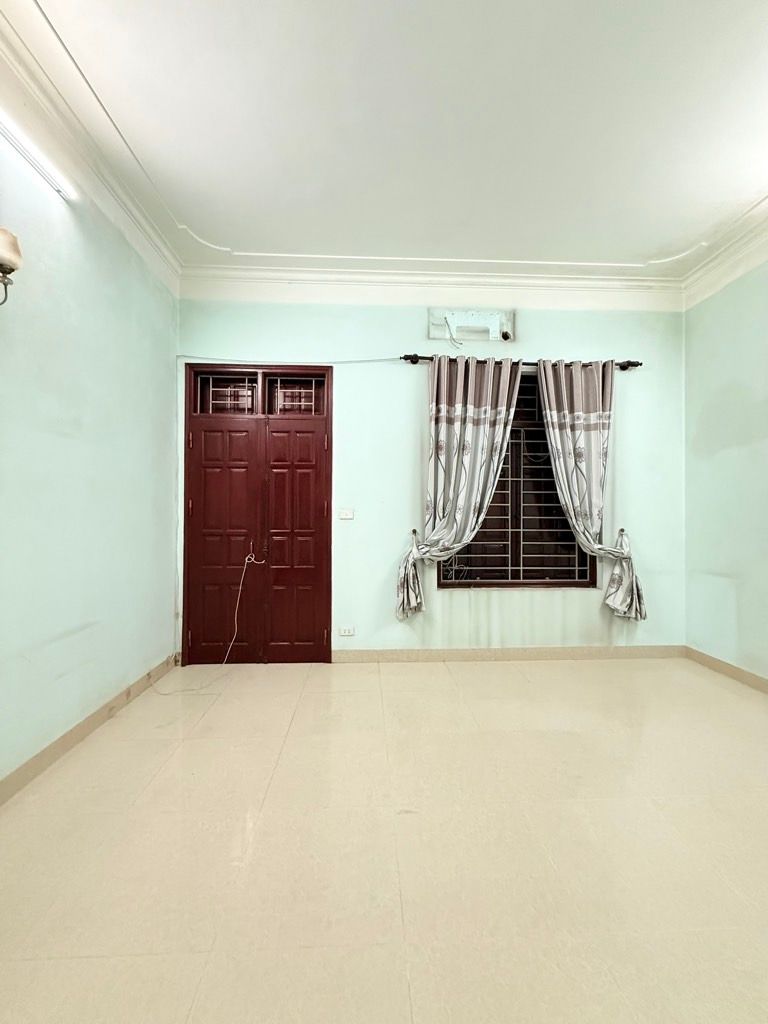 Bán nhà dân xây chắc chắn mặt tiền 5,8m tại Đàm Quang Trung - Long Biên 13.xxx tỷ (x tiểu học), sổ đỏ chính chủ sẵn sàng giao dịch