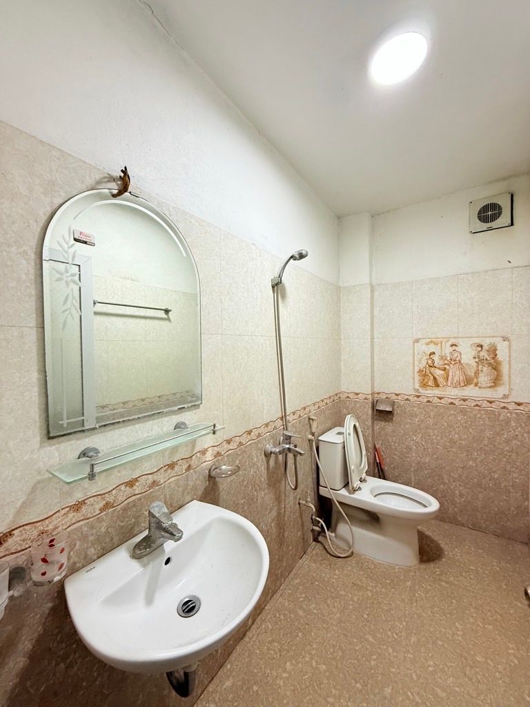 Bán nhà dân xây chắc chắn mặt tiền 5,8m tại Đàm Quang Trung - Long Biên 13.xxx tỷ (x tiểu học), sổ đỏ chính chủ sẵn sàng giao dịch