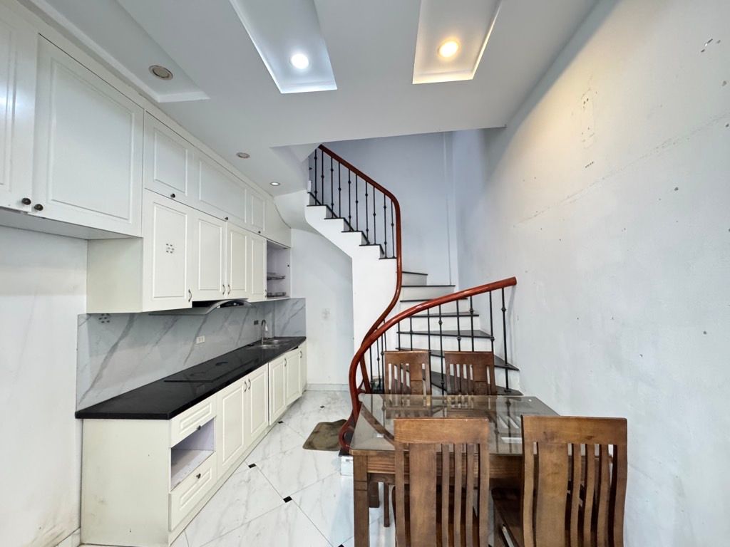 Nhà Đẹp Bát Khối lô góc ngõ thông ô tô kinh doanh đỉnh 32m2 chỉ hơn 5 tỷ