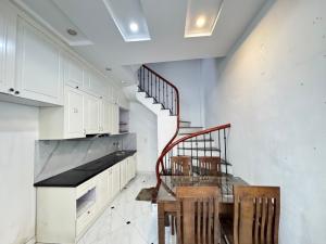 Nhà Đẹp Bát Khối lô góc ngõ thông ô tô kinh doanh đỉnh 32m2 chỉ hơn 5 tỷ