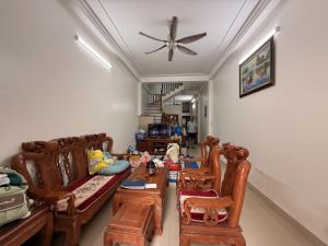 Nhà đẹp Kiêu Kỵ ô tô đỗ cửa,ngõ thông,65m2;5.9 tỷ