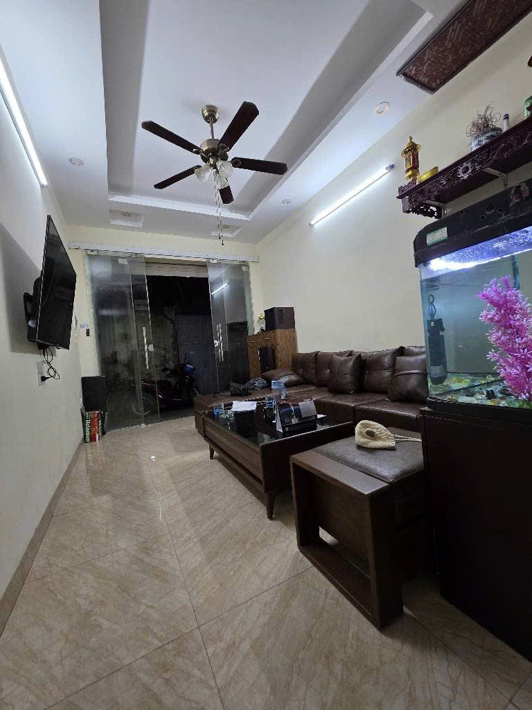 Bán nhà phố Đông Thiên 35m2 x 4 tầng nở hậu