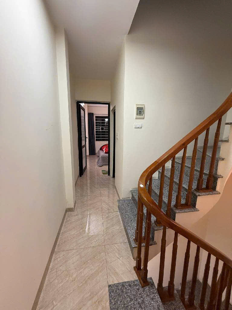 Bán nhà phố Đông Thiên 35m2 x 4 tầng nở hậu