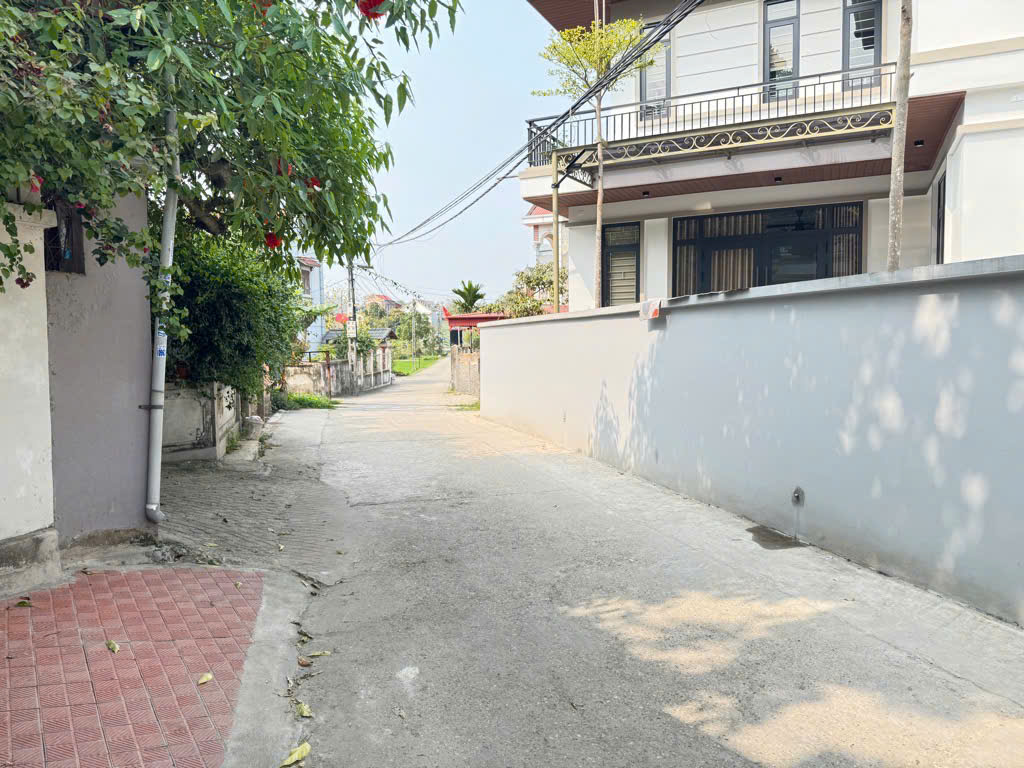 Bán nhà 3 tầng Xuân Sơn - 168m - MT 8m nở hậu - ô tô vào - Giá 5,2 tỷ