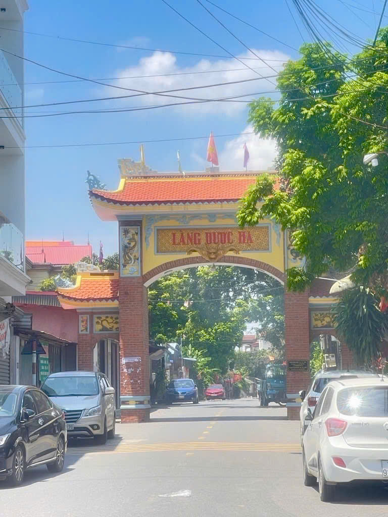 Nhà đẹp 3 tầng Tiên Dược, 112m sử dụng. ô tô vào nhà - gần QL 3 - 6 đồng chẵn.