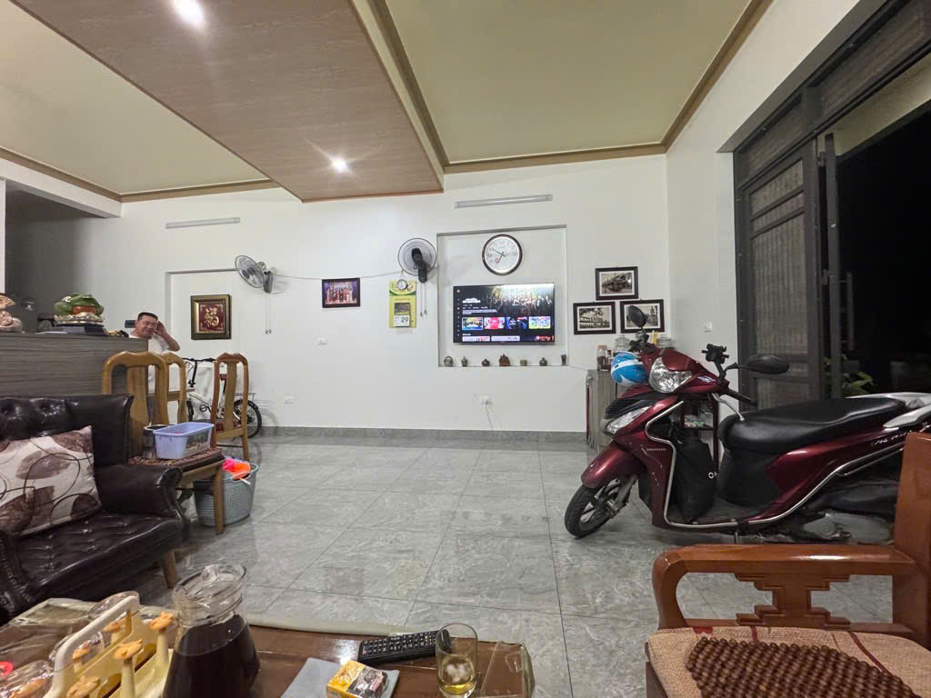 Nhà đẹp 3 tầng Tiên Dược, 112m sử dụng. ô tô vào nhà - gần QL 3 - 6 đồng chẵn.