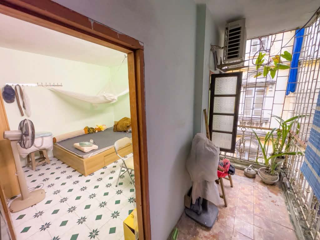 BÁN NHÀ Chùa Hà (Cầu Giấy) - 30m2 - Lô góc mặt ngõ thông kinh doanh, tầm tiền nhiều khách - 6 tỷ.