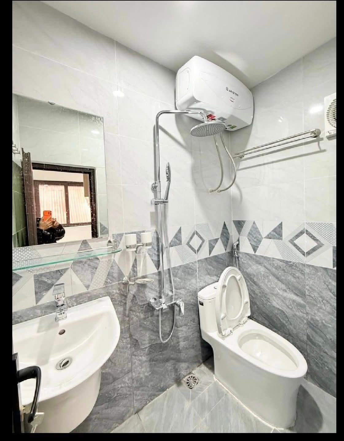 NHÀ ĐẸP PHỐ PHẠM NGỌC THẠCH VỪA Ở VỪA ĐẦU TƯ CHO AI NHANH TAY