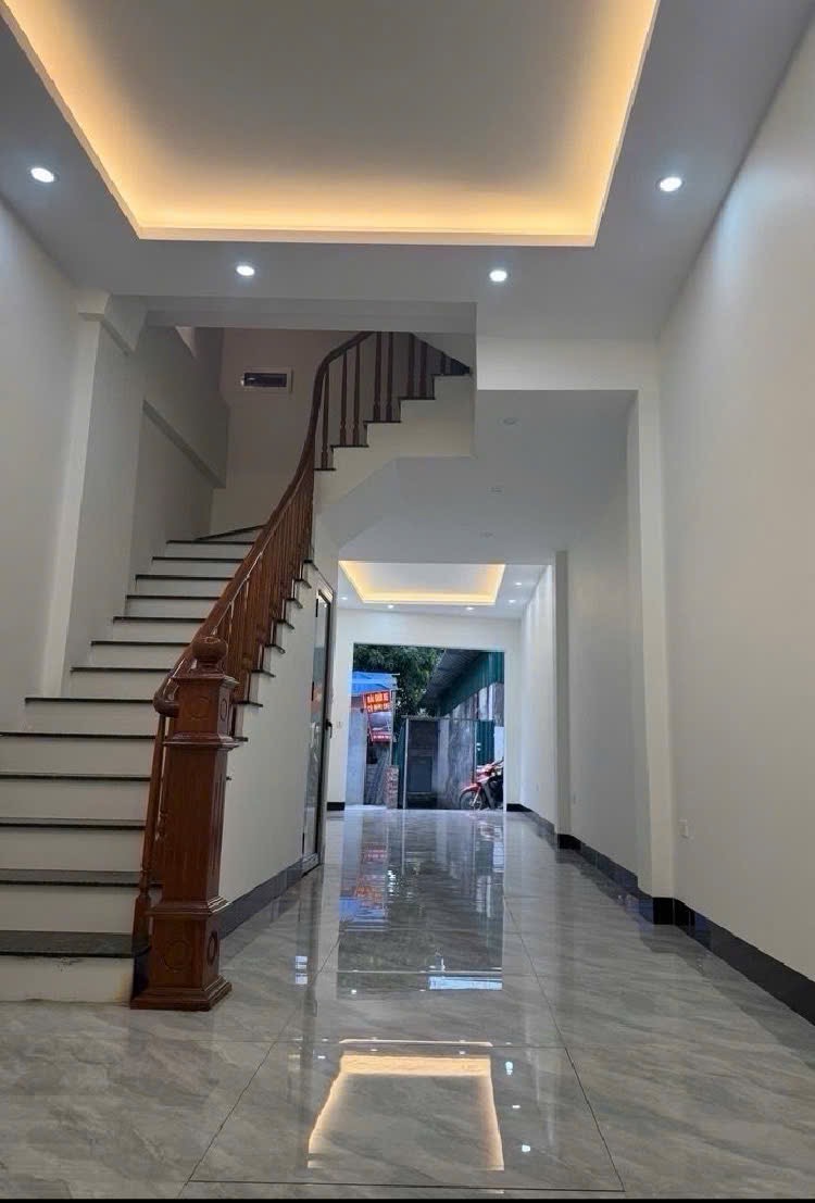 Bán nhà 50m mặt chính lai xá vị trí đẹp