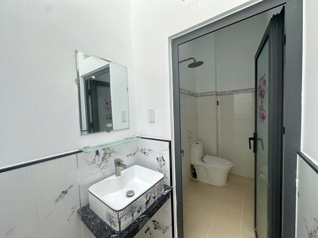 NHÀ ĐẸP Ở NGAY – HXH – TRUNG TÂM TÂN CHÁNH HIỆP