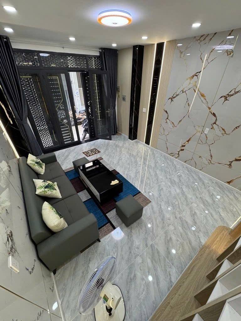 HẺM Ô TÔ – NHÀ 2 TẦNG BTCT – FULL NỘI THẤT – ĐẸP KENG