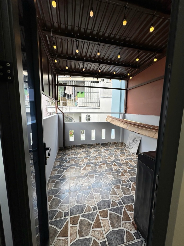 Nhà đẹp 4 tầng - hẻm xe hơi đỗ - quận 5 giáp quận 1