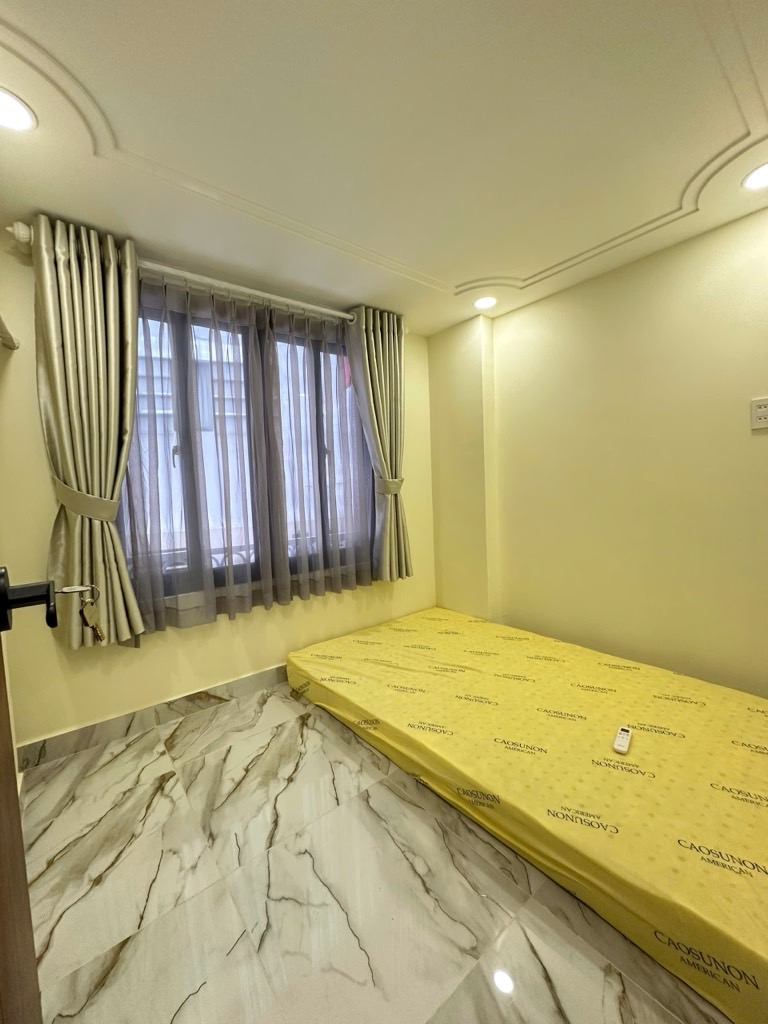 Nhà đẹp 4 tầng - hẻm xe hơi đỗ - quận 5 giáp quận 1