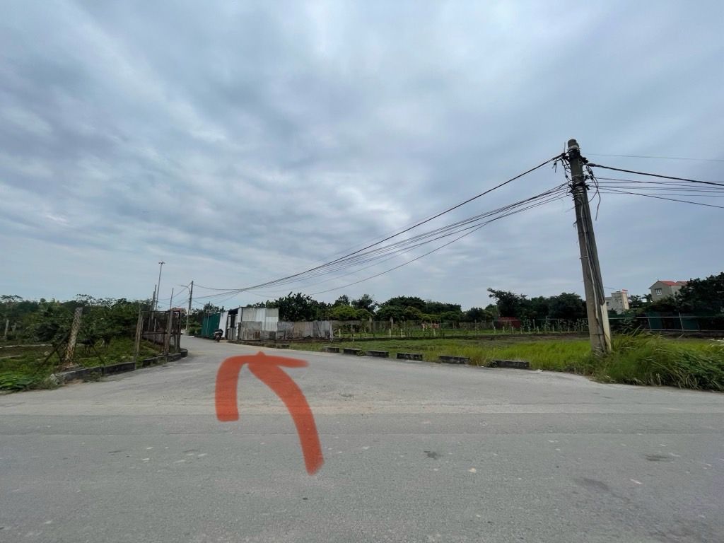 Bán đất   thôn Kim Hồ _Gia Lâm  đường trước nhà rộng, giá rẻ