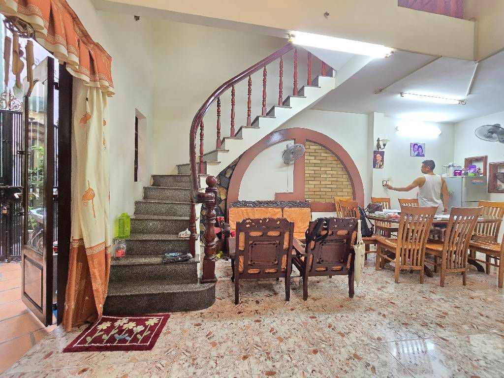 NHÀ MỚI HIẾM NGANG 6M - CÁCH MT LÊ VĂN SỸ 1 CĂN NHÀ - XE HƠI ĐỔ CỔNG NHÀ - 5 TẦNG - 5PN - CHỈ VỚI 14 TỶ