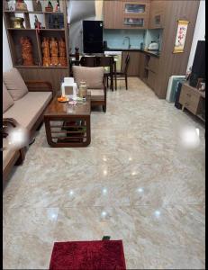 PHÂN LÔ PHỐ THÁI HÀ VỈA HÈ 2 BÊN Ô TÔ DỪNG ĐỖ CỬA NGÀY ĐÊM