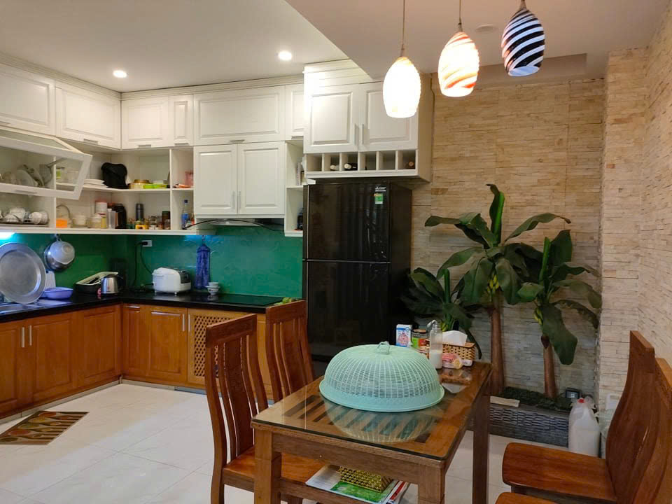 Bán nhà phố Cầu Giấy  –  Cầu Giấy 30 m2 5 tầng gần ô tô còn rất mới sẵn sàng ở ngay