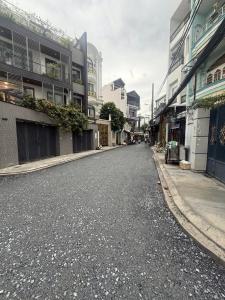 Bán nhà phố gần ngã tư bảy hiền