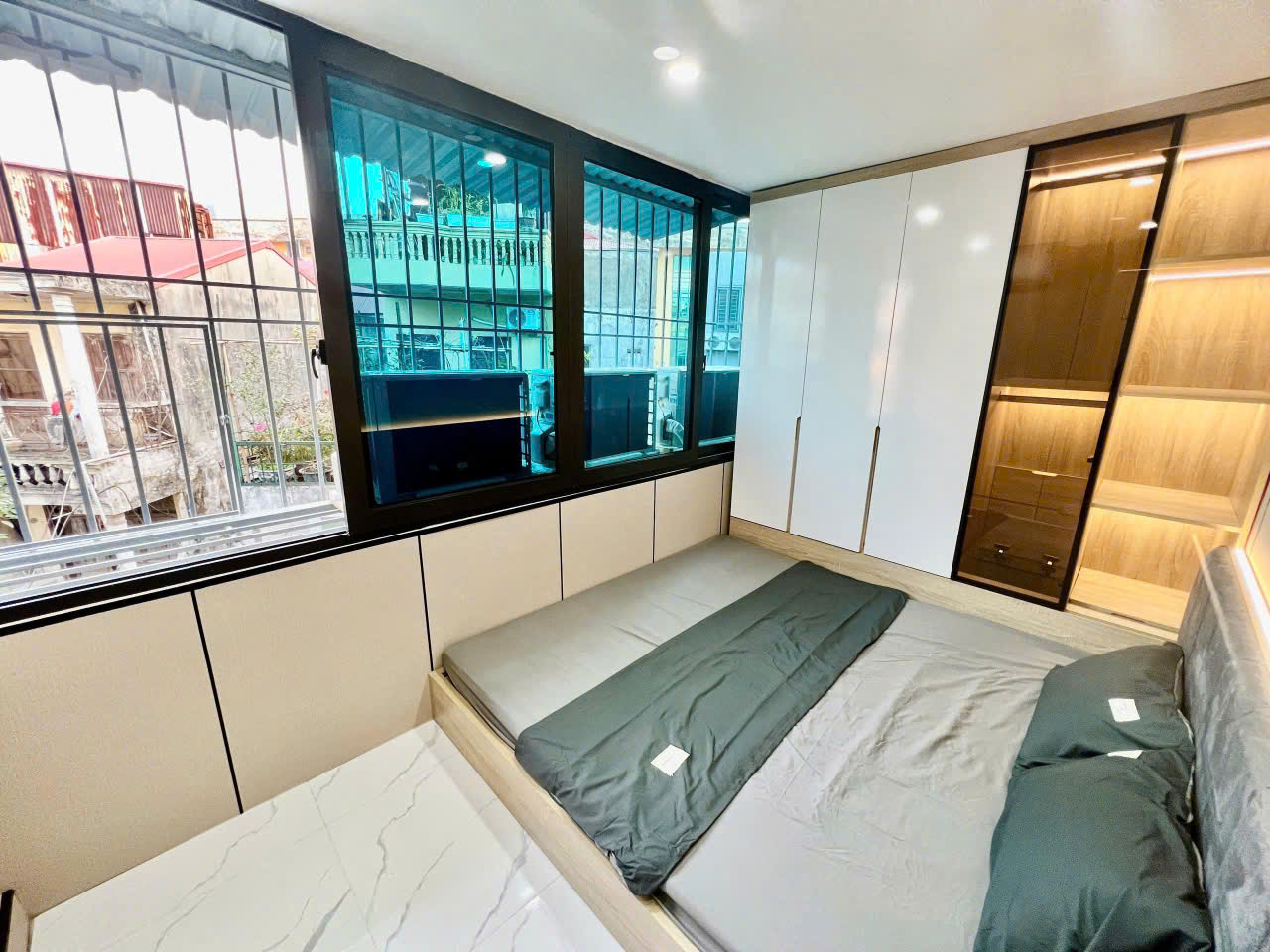 BÁN NHÀ TẬP THỂ TẶNG NỘI THẤT ĐẸP MĨ MIỀU