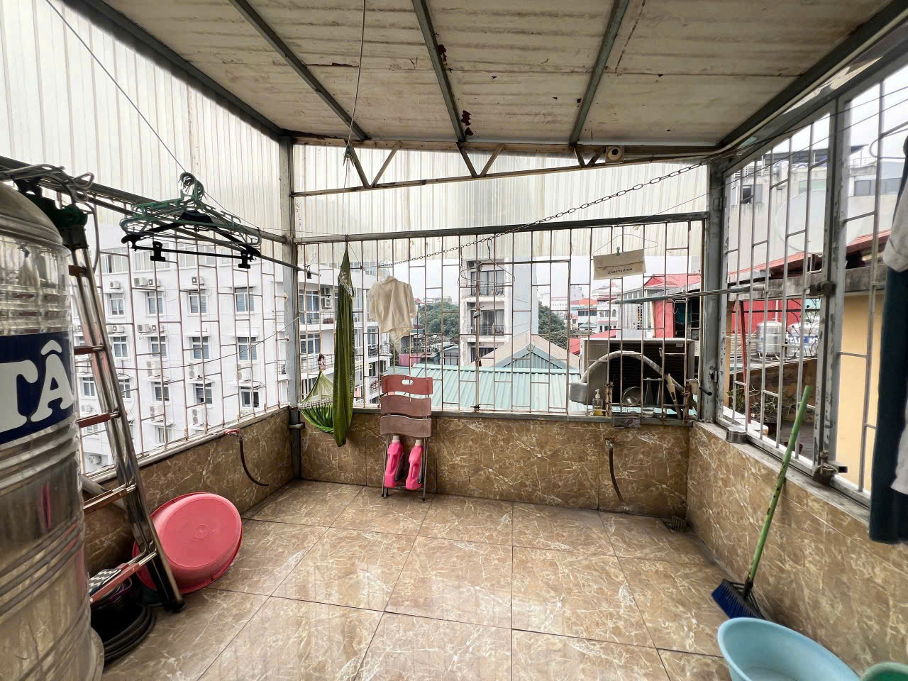 BÁN NHÀ RIÊNG NGÕ VÀI BƯỚC RA PHỐ LỚN