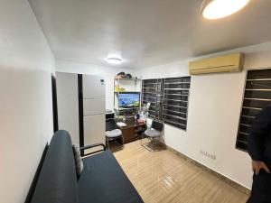 BÁN NHÀ RIÊNG NGÕ VÀI BƯỚC RA PHỐ LỚN