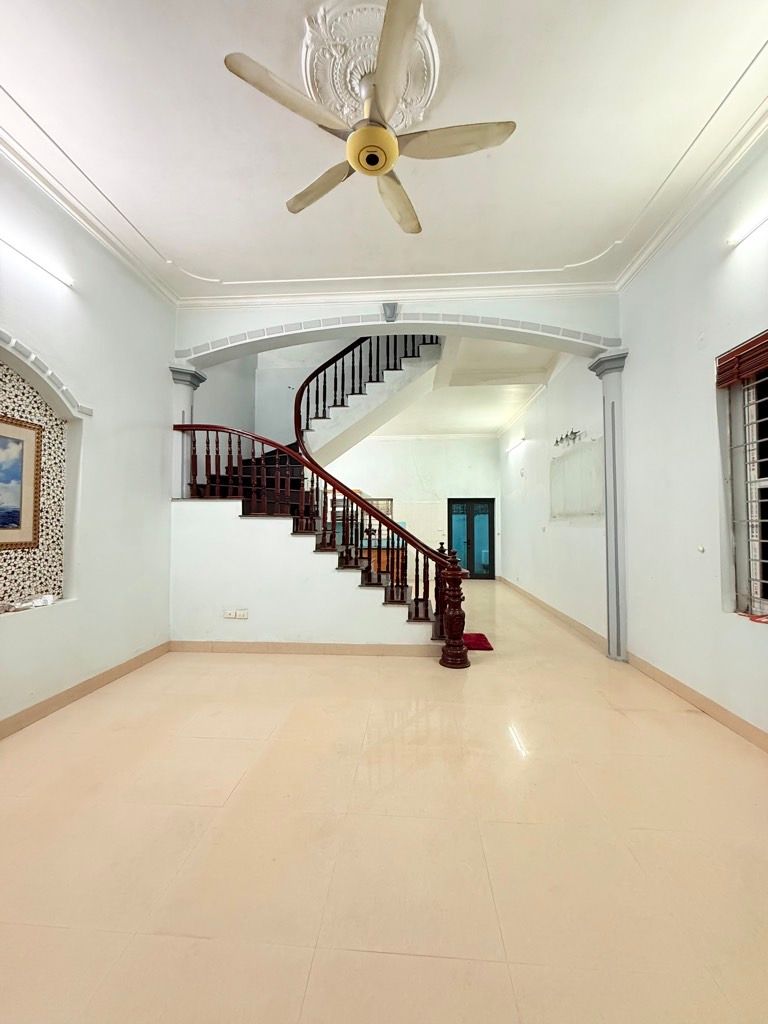 Bán nhà mới , lô góc, ô tô tại ngọc thụy, bồ đề