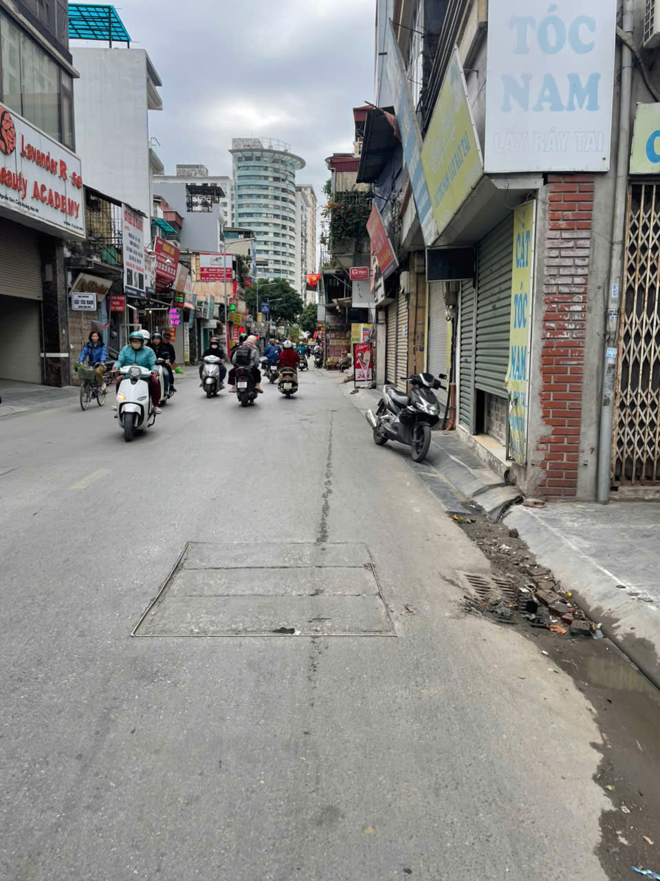 #Mặt_phố Trương Định, kinh doanh sầm uất, DT 52m giá 8.x tỷ