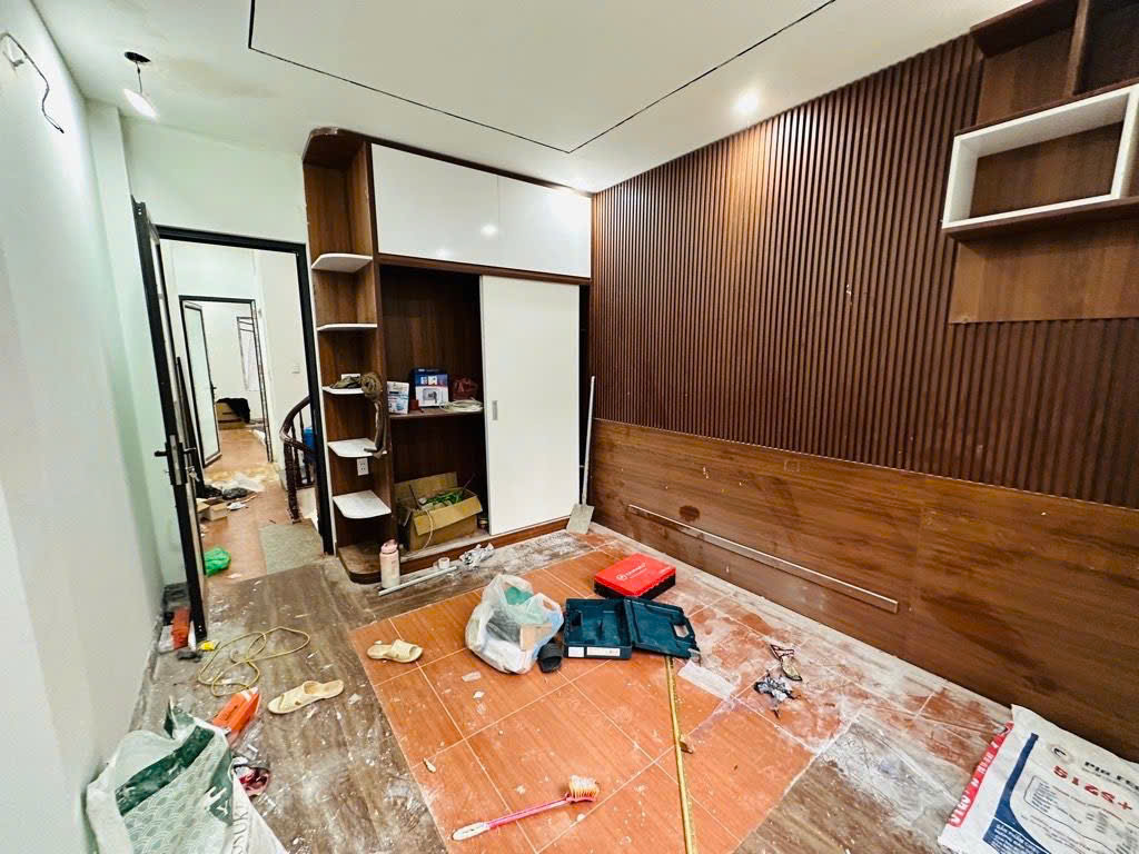 BÁN Gấp nhà 40m2 XUÂN PHƯƠNG, cạnh CĐ FPT chỉ hơn 6 tỷ - Ô tô đỗ cửa - Ngõ thông tứ tung - Hai mặt thoáng trước sau