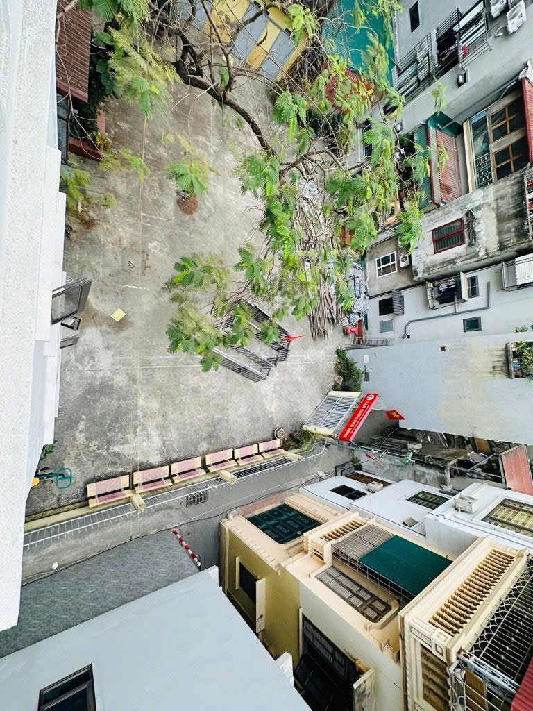 BÁN Gấp nhà 40m2 XUÂN PHƯƠNG, cạnh CĐ FPT chỉ hơn 6 tỷ - Ô tô đỗ cửa - Ngõ thông tứ tung - Hai mặt thoáng trước sau