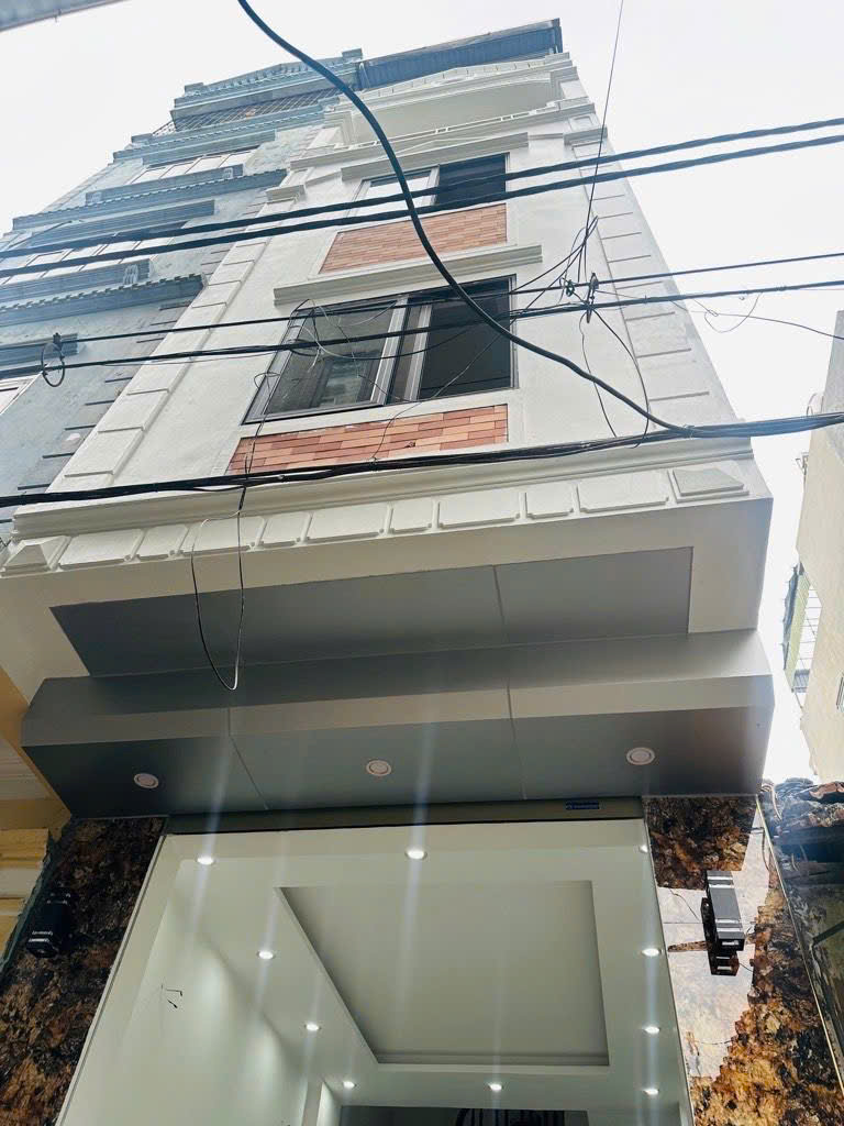 BÁN Gấp nhà 40m2 XUÂN PHƯƠNG, cạnh CĐ FPT chỉ hơn 6 tỷ - Ô tô đỗ cửa - Ngõ thông tứ tung - Hai mặt thoáng trước sau