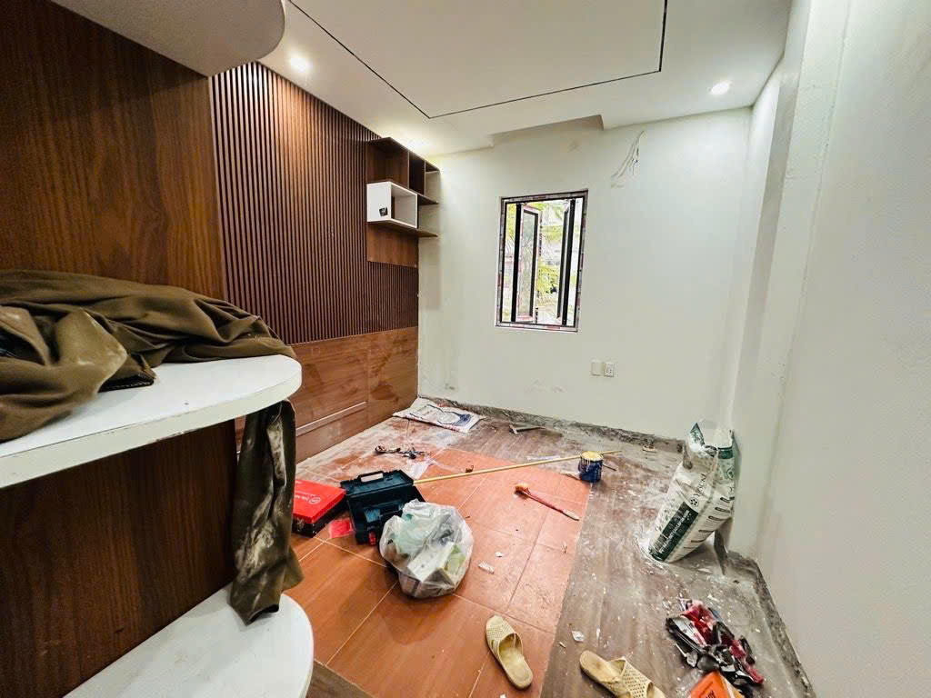 BÁN Gấp nhà 40m2 XUÂN PHƯƠNG, cạnh CĐ FPT chỉ hơn 6 tỷ - Ô tô đỗ cửa - Ngõ thông tứ tung - Hai mặt thoáng trước sau