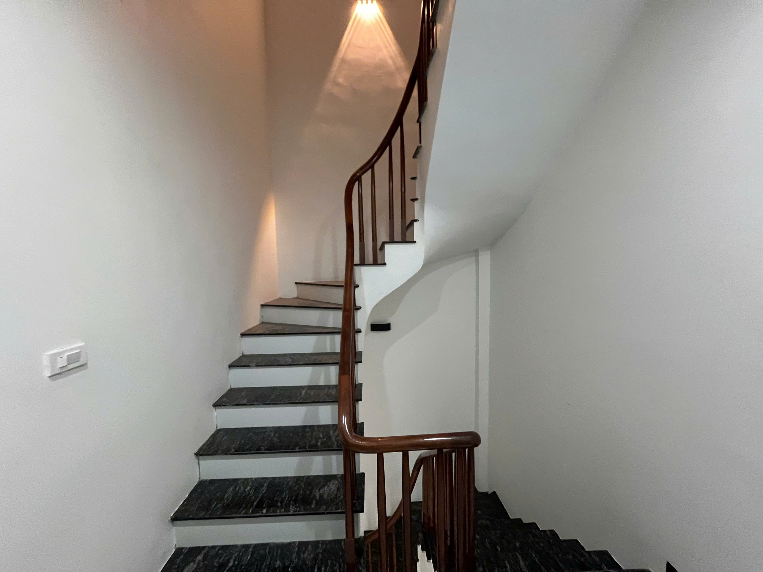 BÁn Gấp nhà ở đường Lai Xá, cạnh Đh Thành Đô - TUCSON ngủ trong nhà chào hơn 7t xíu