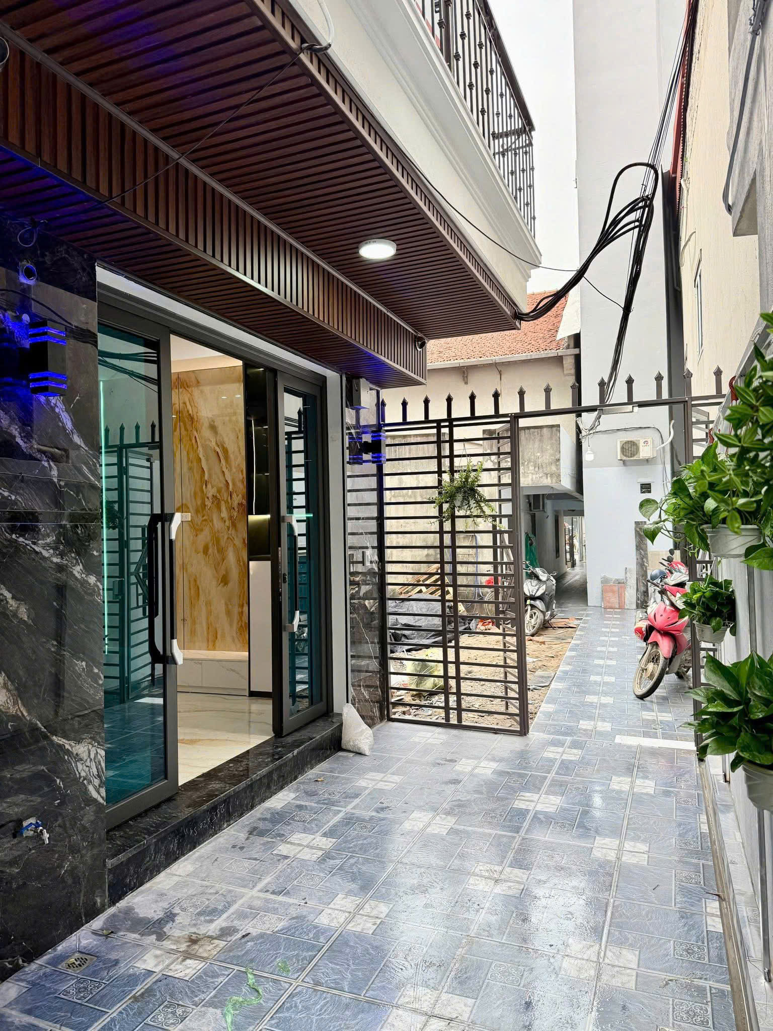 Cần bán nhà Laixa - ở ngay, cạnh Đh Thành Đô chỉ 6x tỷ