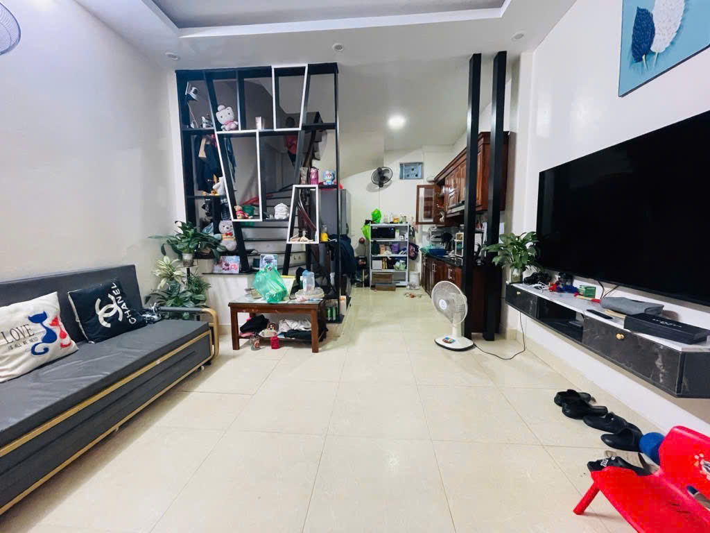 Bán nhà ở Nhổn 33m2 – Ô tô 7 chỗ đỗ cửa – Cách 20m ra phố, ngõ thông, ở ngay